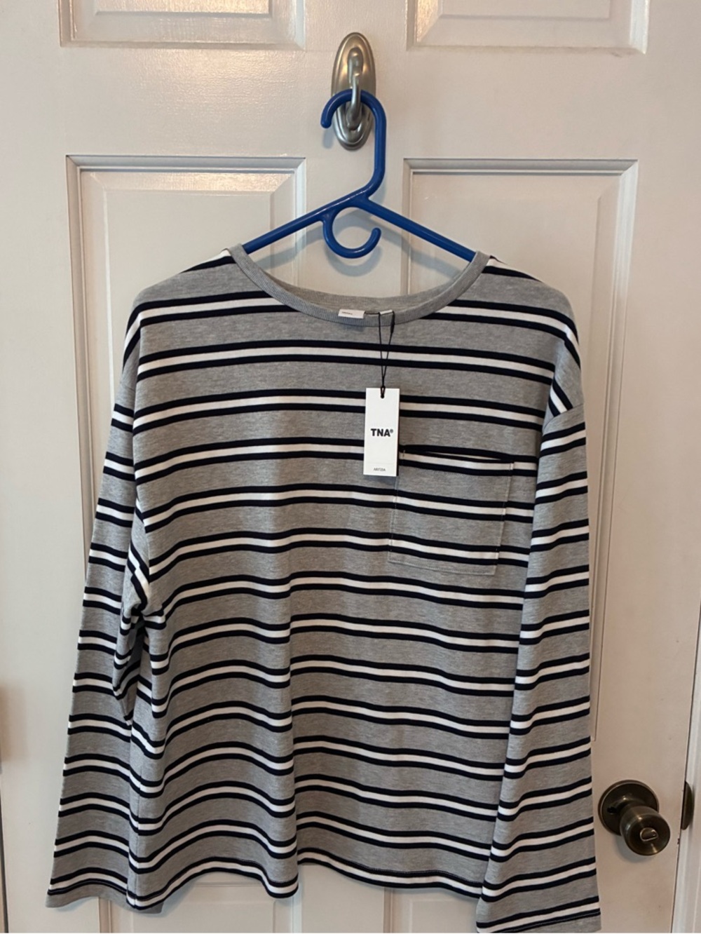 Aritzia long sleeve striped top in gray and navy. Size M.